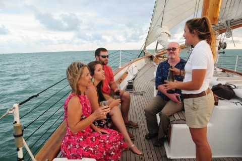 Key West: 2-godzinny rejs o zachodzie słońca na statku Schooner America 2.0