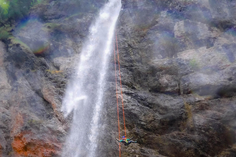 Bovec Äventyr: Canyoning i Triglav nationalparkBovec: Äventyrstur i kanjonen i Triglav nationalpark