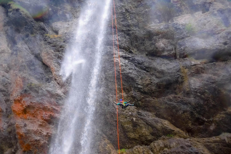 Bovec Äventyr: Canyoning i Triglav nationalparkBovec: Äventyrstur i kanjonen i Triglav nationalpark