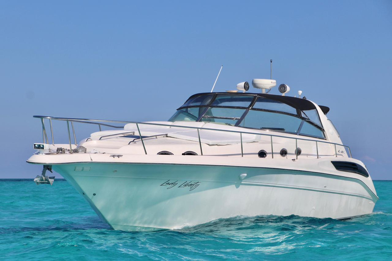 Croisière paradisiaque à bord d'un yacht de luxe à Cancun2 heures de yacht de luxe à Cancun