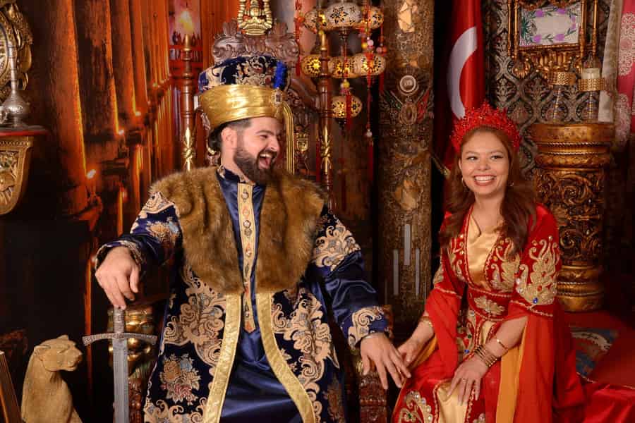 Istanbul: Schnelles, authentisches Kostüm-Fotoshooting in Sultanahmet. Foto: GetYourGuide Istanbul: Schnelles, authentisches Kostüm-Fotoshooting in Sultanahmet. Foto: GetYourGuide