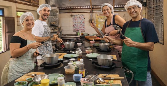 Chiang Mai: Local Thai Food Cooking Class Market Visit Tour