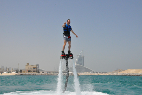 Deska flyboard w Dubaju: półgodzinna sesja