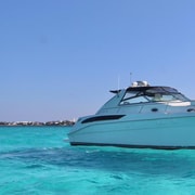 Crucero por el paraíso en un yate de lujo en Cancún