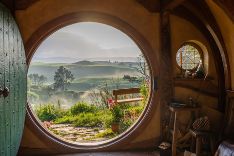 From Auckland: Hobbiton and Rotorua Māori Village Group Tour