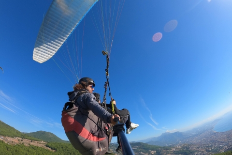 Tandem paragliding in Alanya vanaf de zijkantMet overdracht