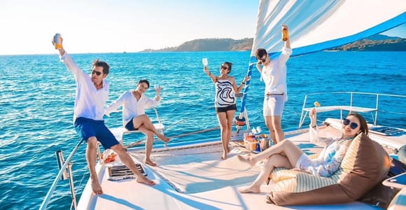 Phuket : Croisière au coucher du soleil et dîner au cap Promthep en catamaran