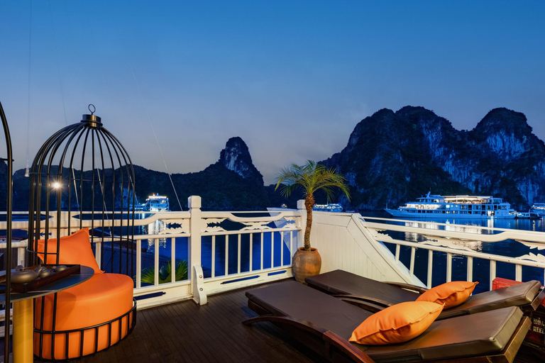 Hanoi: 3D2N Ha Long Bay mit Hera Boutique CruiseStart von Hanoi um 8:00 Uhr morgens