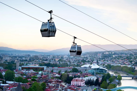 Tbilisi: tour met elektrische auto en kabelbaan met gids