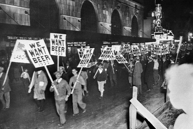 Savannah: Trolley Tour + Pirates & Prohibition Museums Pass