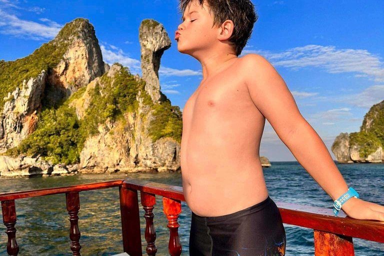 Krabi: Sunset Dinner Cruise & Swimming by Luxury Junk Boat