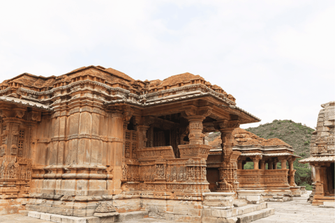 Best of Udaipur Geführte Ganztags-Stadtbesichtigungstour mit dem Auto