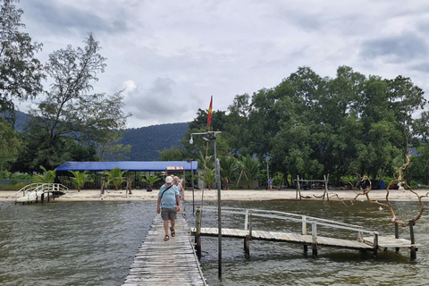 Phu Quoc: Kayak Cua Can River & Starfish Beach Tour