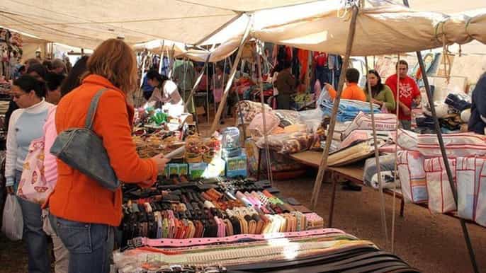 Quarteira Gypsy Market and Vilamoura Marina Tour