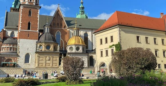 Krakow: Wawel Castle & Cathedral Guided Tour with Tickets