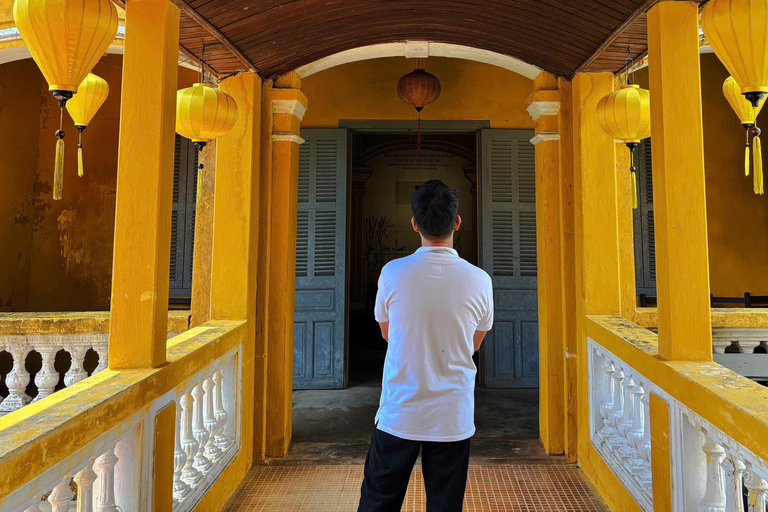 Hoi An Old Town Walking: Trader's Old House & Photo Spot