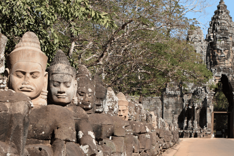 Privat soluppgång Angkor Wat-turPrivat soluppgång Angkor Wat-tur med tysk reseledare