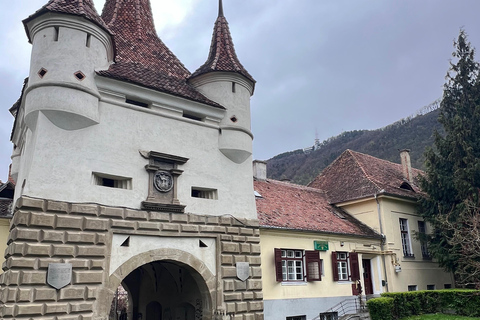 Brașov: Guided Walking Tour with Local Stories