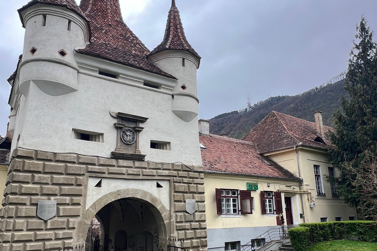 Brașov: Guided Walking Tour with Local Stories