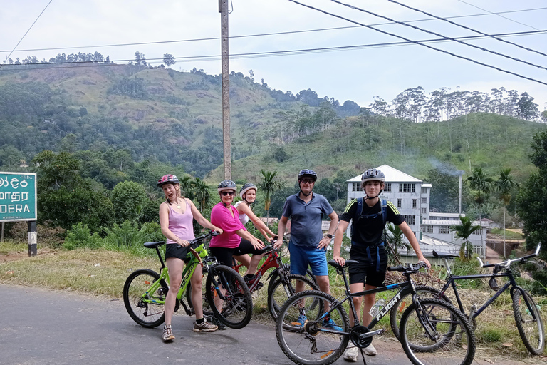 Ella, circuit à vélo dans la zone cyclable du Sri LankaElla, Sri Lanka - Circuit à vélo dans la zone cyclable