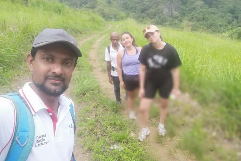 Kandy: Knuckles Mountain Range Full-Day Hike with Lunch