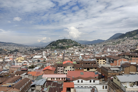 Quito: Old Town Guided Tour with Lunch