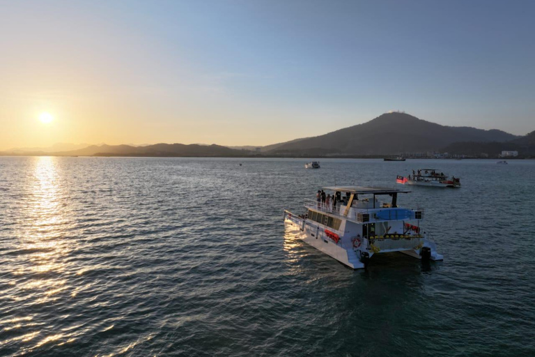 Langkawi: Experiencia en Crucero al AtardecerCrucero básico al atardecer