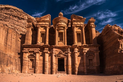 Desde Ammán: Excursión de 2 días a Petra , Wadi Rum y Mar Muerto.Transporte y alojamiento