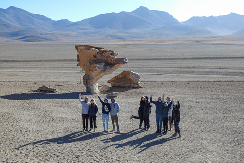 Uyuni: 3-Day Salt Flats Tour to San Pedro de Atacama ENGLISH-SPEAKING GUIDE