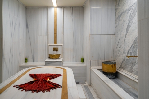 Istanbul: Private Turkish Bath, Massage & Swimming Pool 30-Minute Foam Massage, Scrubbing, and Sauna