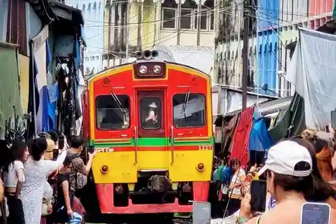 Hua Hin: Fantastisk besøg på Maeklong Railway Market