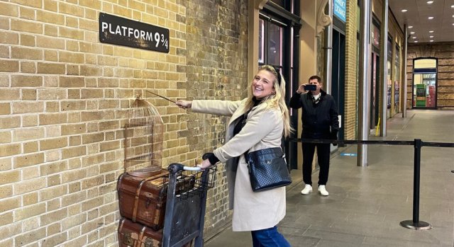 London: Harry Potter Walking Tour with Platform 9 3/4
