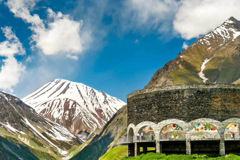 Desde Tiflis : Ananuri - Gudauri y Kazbegi Tour privado