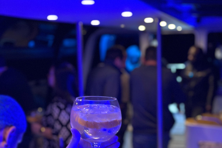 New Year’s Eve Luxury Boat – DJ, Buffet & Open Bar