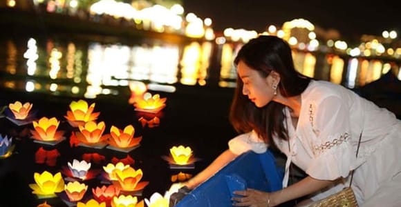 From Da Nang: Hoi An Old Town Tour, Night Market & Boat Ride