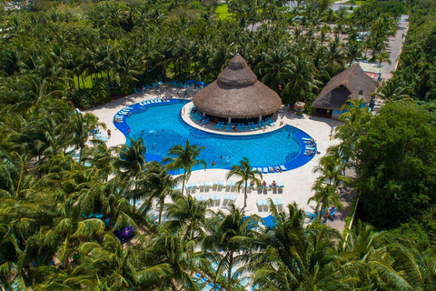 Cozumel: Paradise Beach Club Day Pass with Food & Drinks