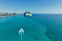 Miami Beach, Parasailing Boat Tour in South Beach - Housity
