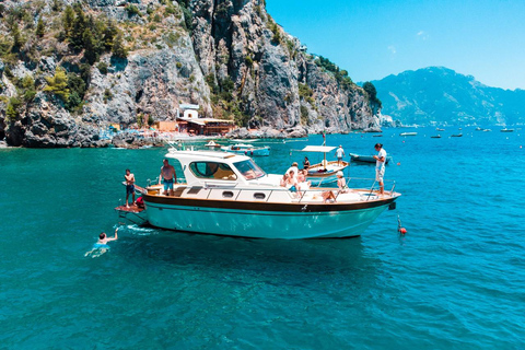 Amalfi: Private Boat Tour with Snacks and Drinks