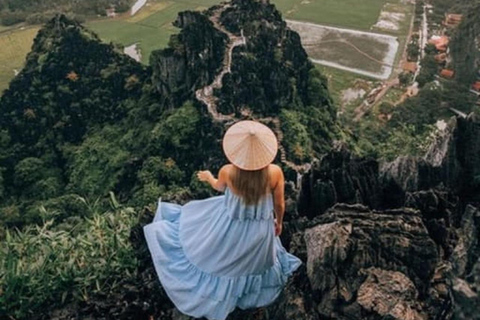 Tour di un giorno con la barca di Trang An, la Pagoda di Bai Dinh e la Grotta di Mua