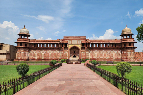 Depuis Delhi : visite privée du Taj Mahal au lever du soleil et d'Agra en voiture