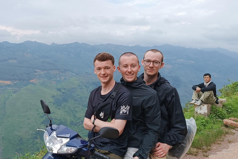 Giro di Ha Giang: Tour di 4 giorni in moto a guida autonoma - SENZA BUS