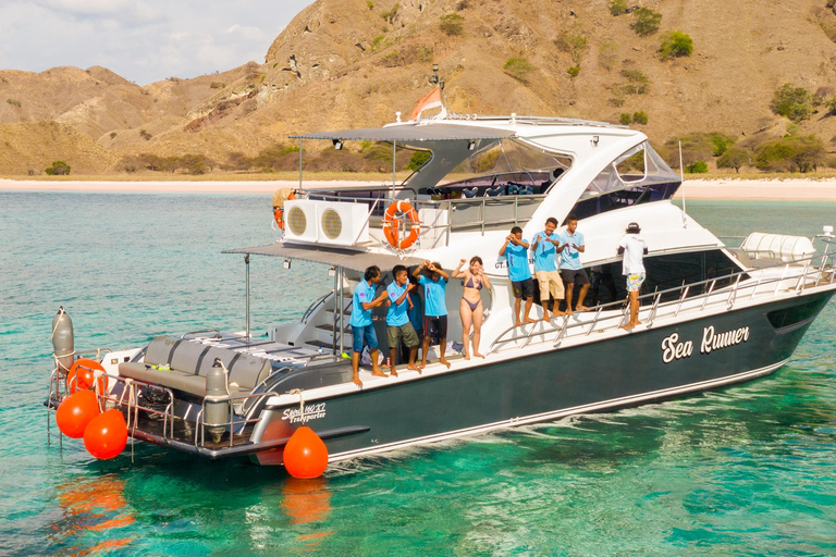 Labuan Bajo: Komodo Family Tour with Documentation Family Tour with Documentation + Drone