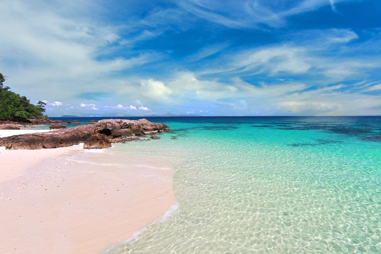 Phuket: Phi Phi Islands Day Trip with Meals & Transfer