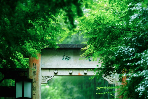 Hangzhou: Rain, Poetry & the Art of the Chinese Umbrella Guide for normal languages