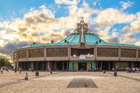 Basilica of our Lady of Guadalupe: Private Tour + Transport