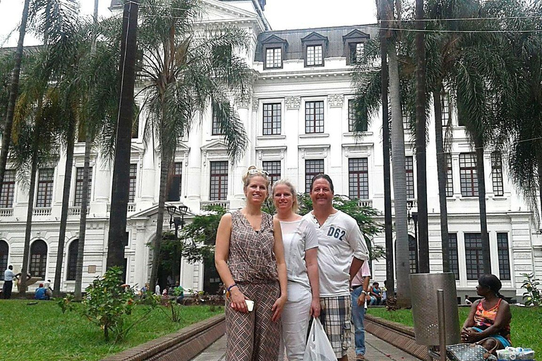 Cali: Cultural Walking Tour with Museum & Local Snack