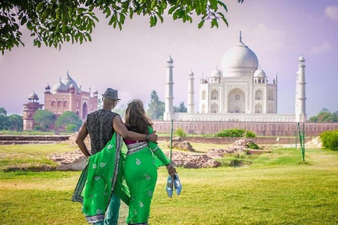 من أغرا: جولة تاج محل مع مصور محترفجولة خاصة مع سيارة وسائق ومرشد الجولة فقط
