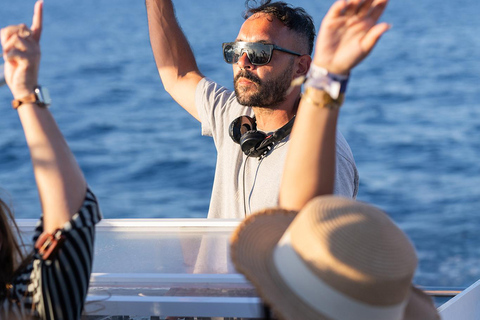 Ibiza: Formentera Sunset Boat Part with Drinks and Food Full Day Pass at Ibiza Boat Club (Early Bird Phase 2)