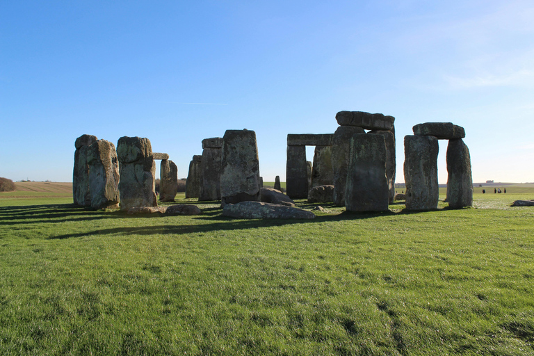 Full Day Guided Tour at Windsor Stonehenge and Bath