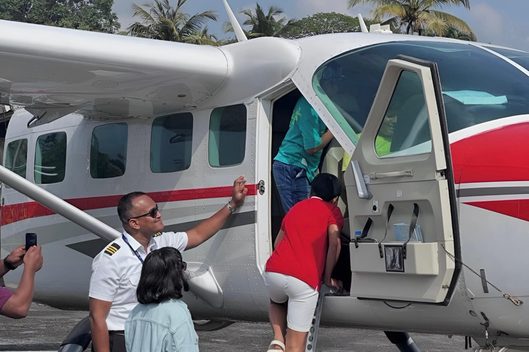 Colombo Urban & Coastal Scenic Flight with Private Transfer